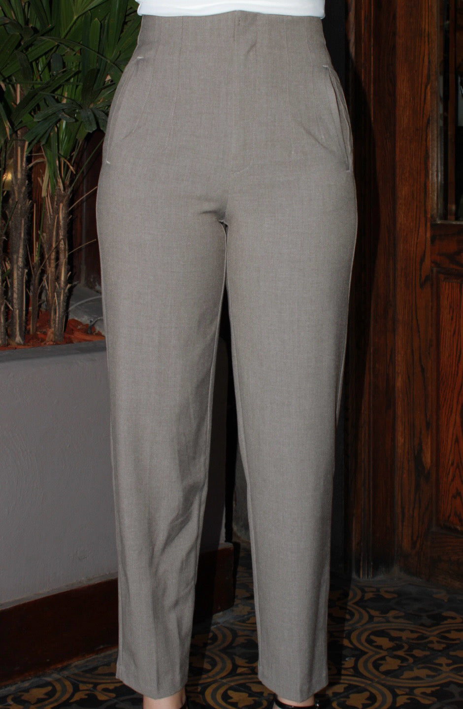 Pantalón de vestir gris. #11456