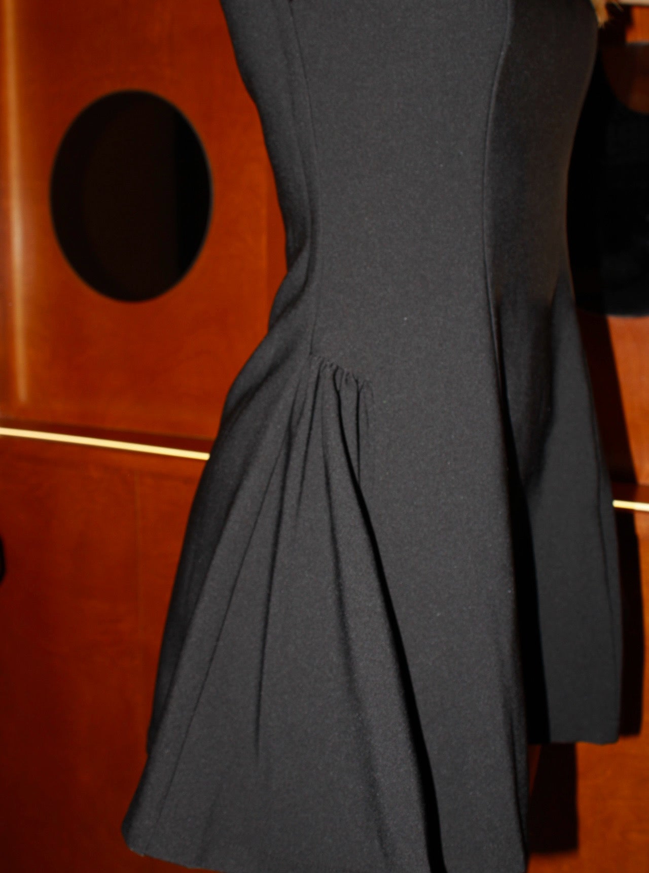 Vestido negro corte tipo A #11380