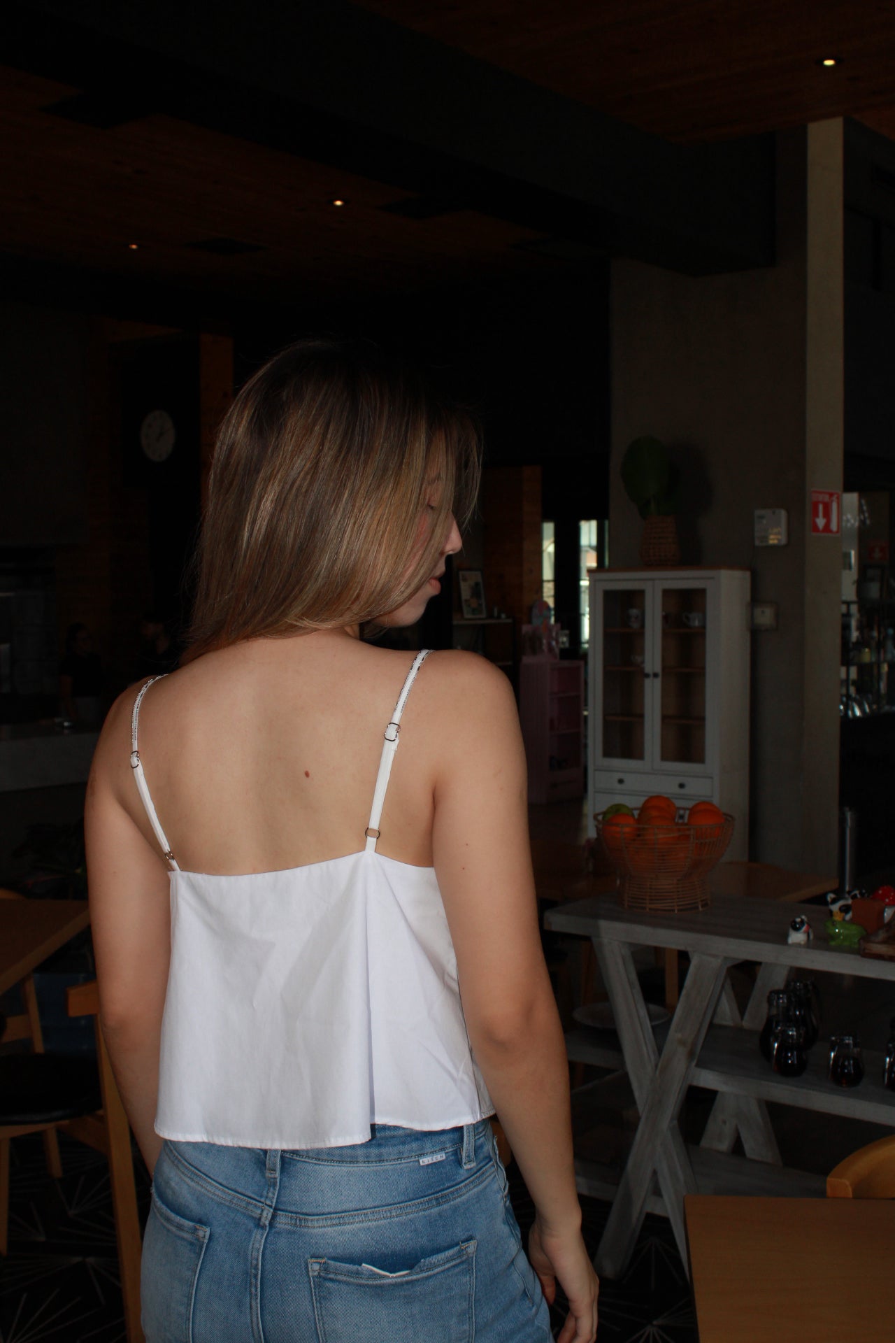 Blusa Blanca con vuelo orilla de piedritas #11319