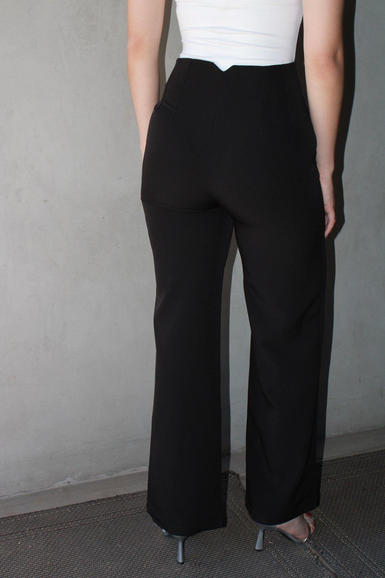 Pantalón negro de vestir con pinzas #11059