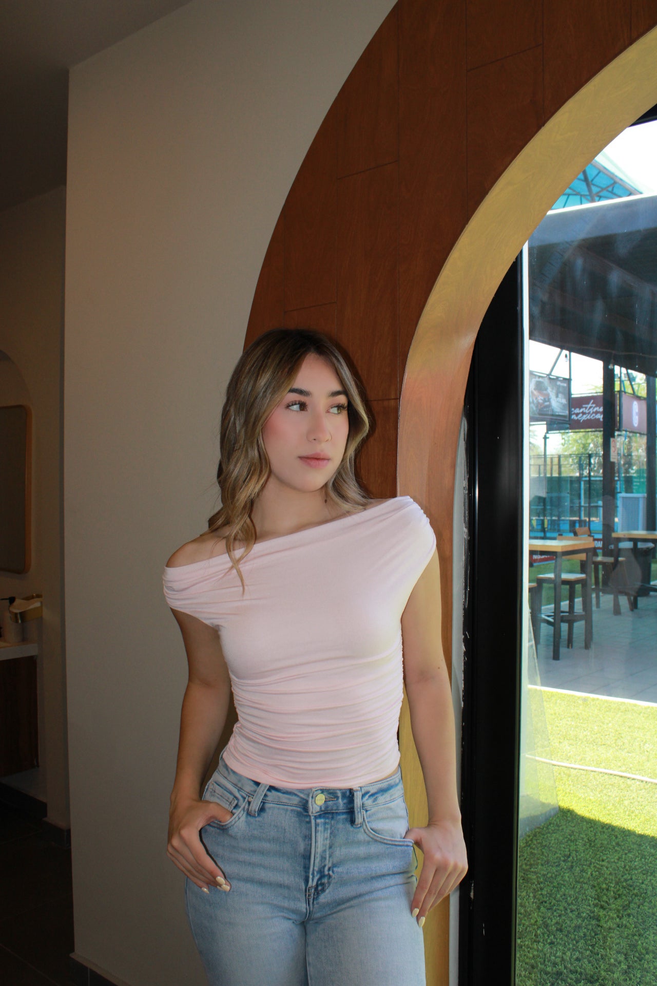 Blusa de hombros asimétrico rosita #11176