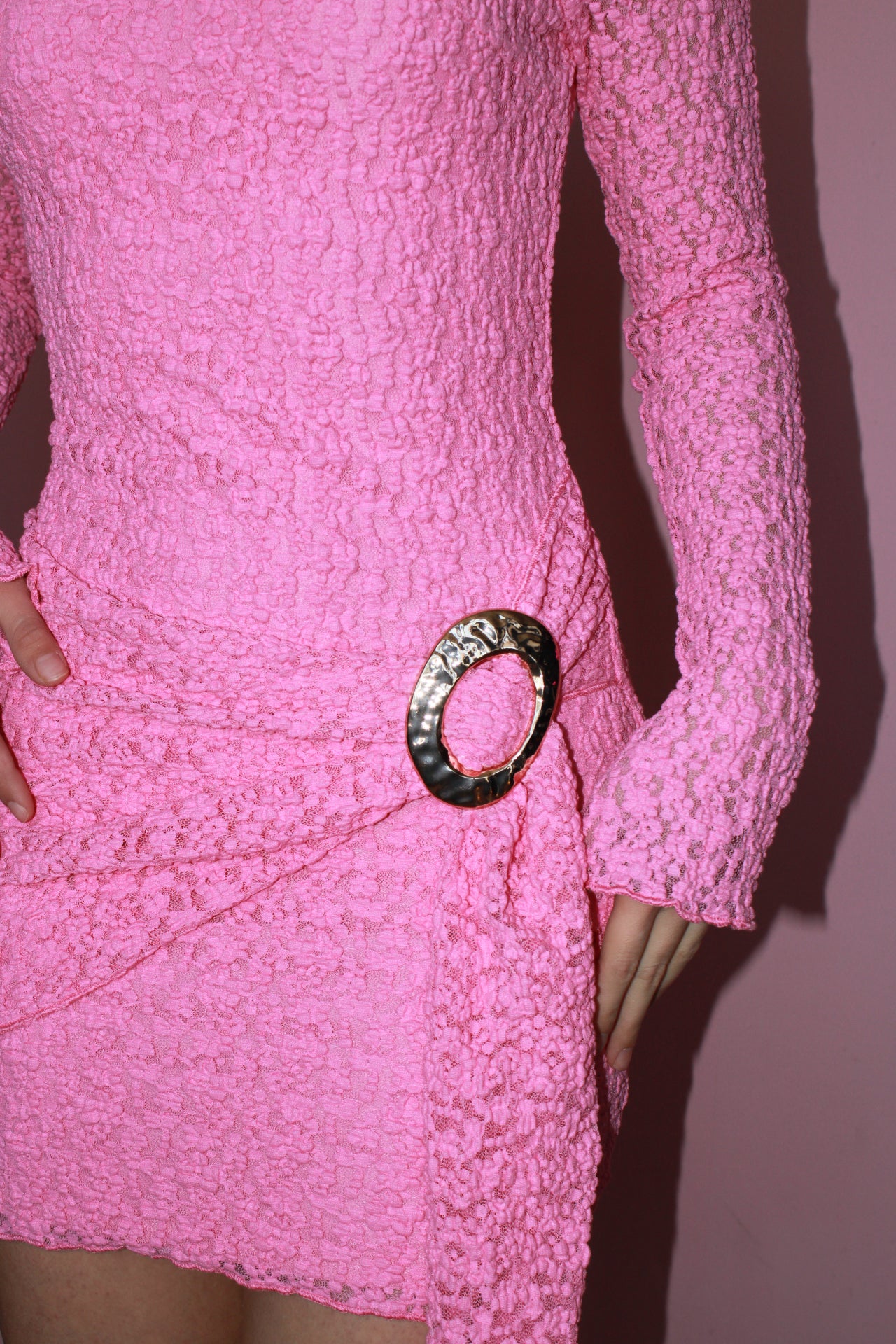 Vestido rosa corto c detalle dorado #11739