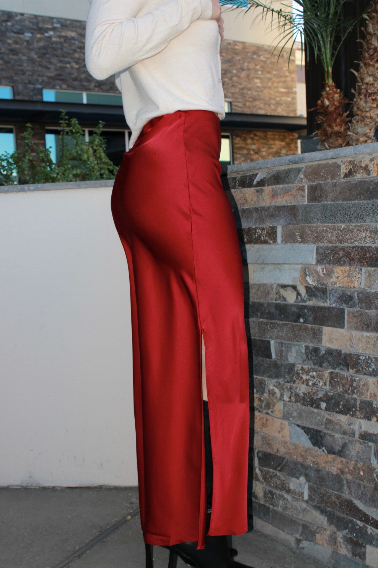 Falda color vino con abertura #11600