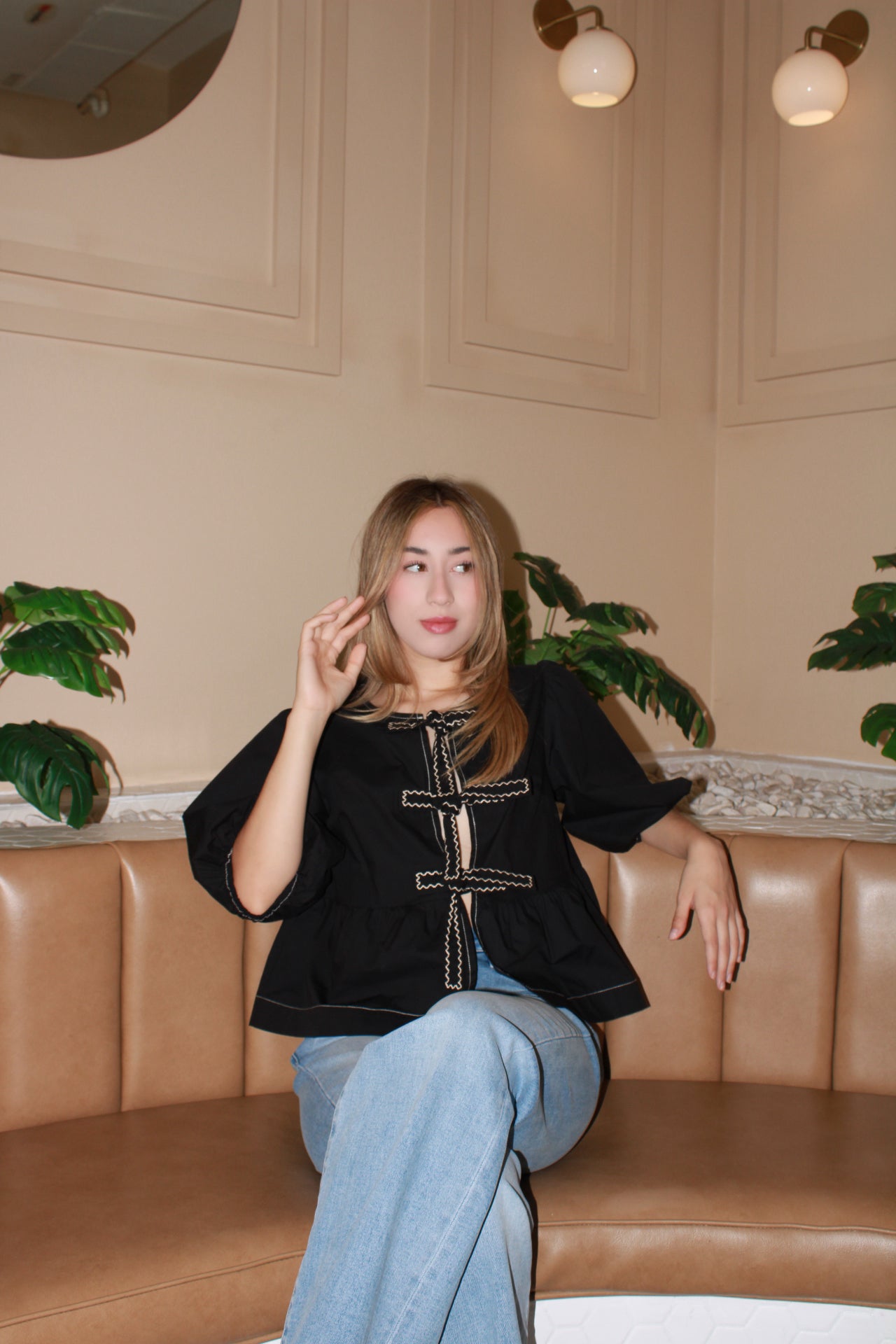 Blusa negra manga bombacha con moños al frente #11334