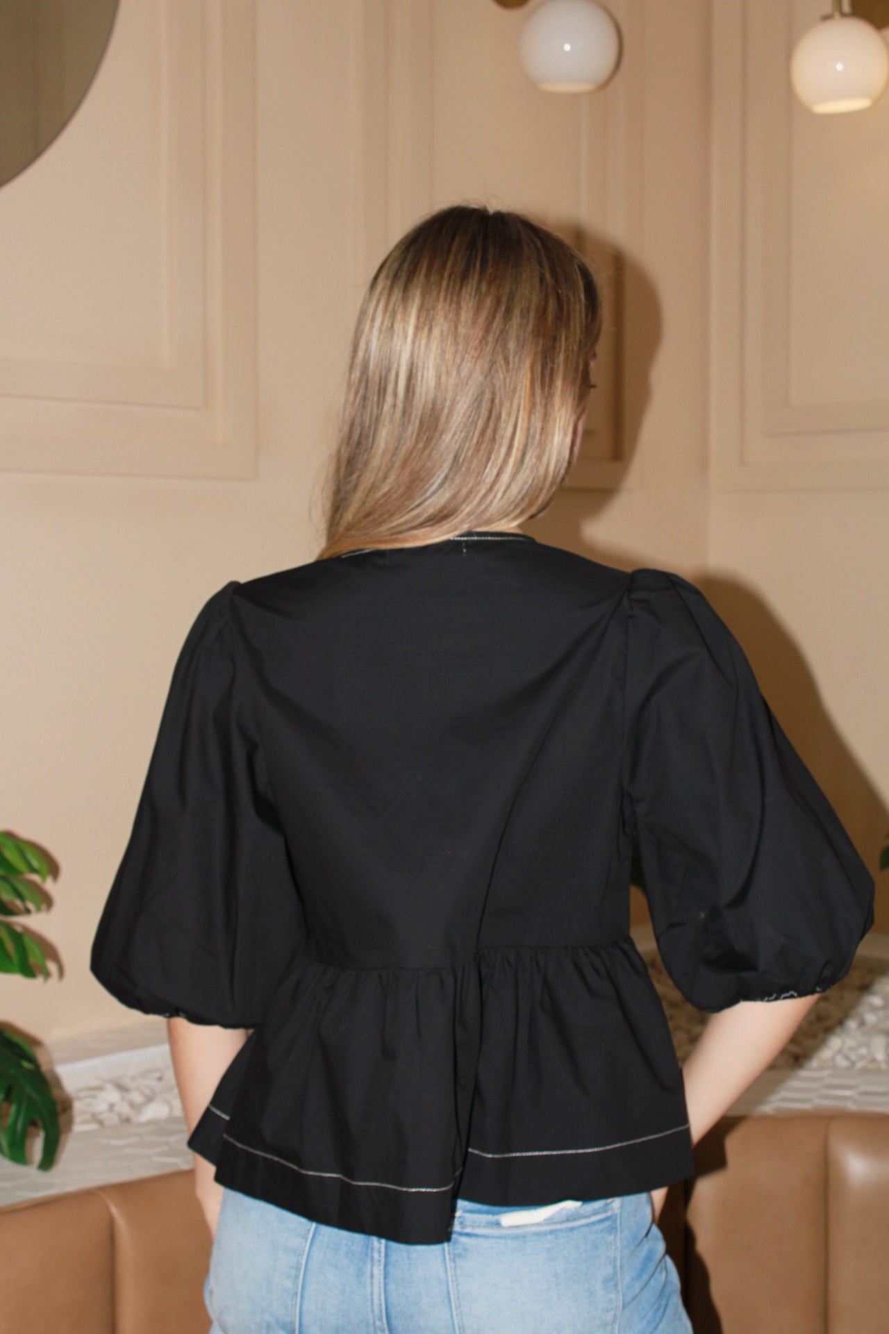 Blusa negra manga bombacha con moños al frente #11334