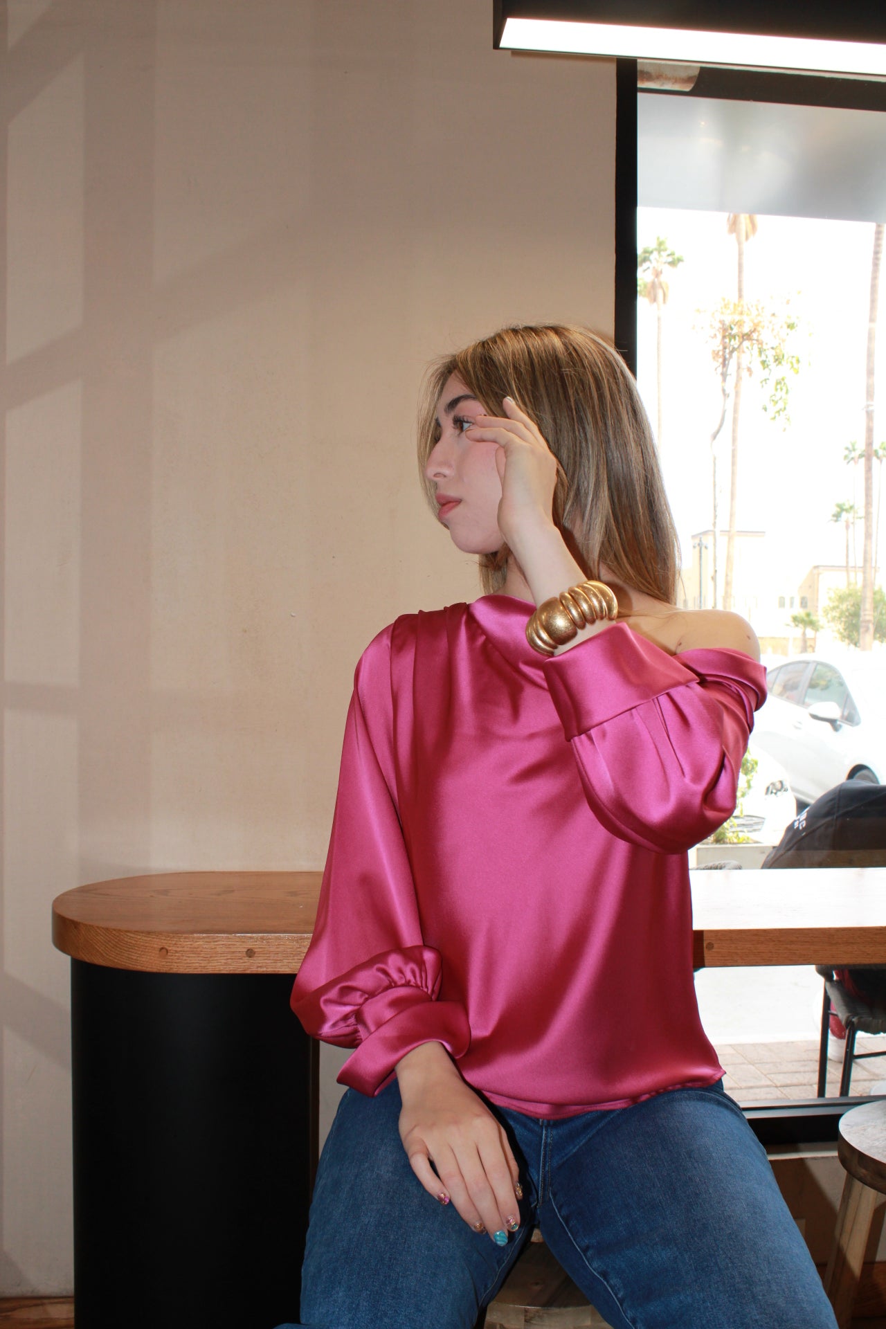 Blusa satinada 1 hombro #11040
