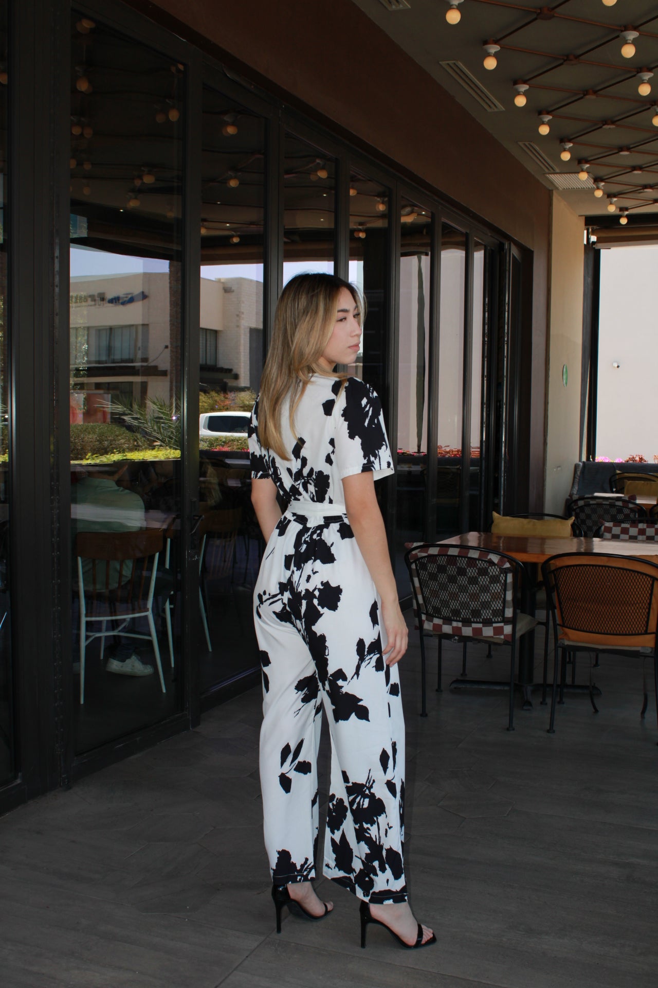 Jumpsuit blanco c flores negras #11303