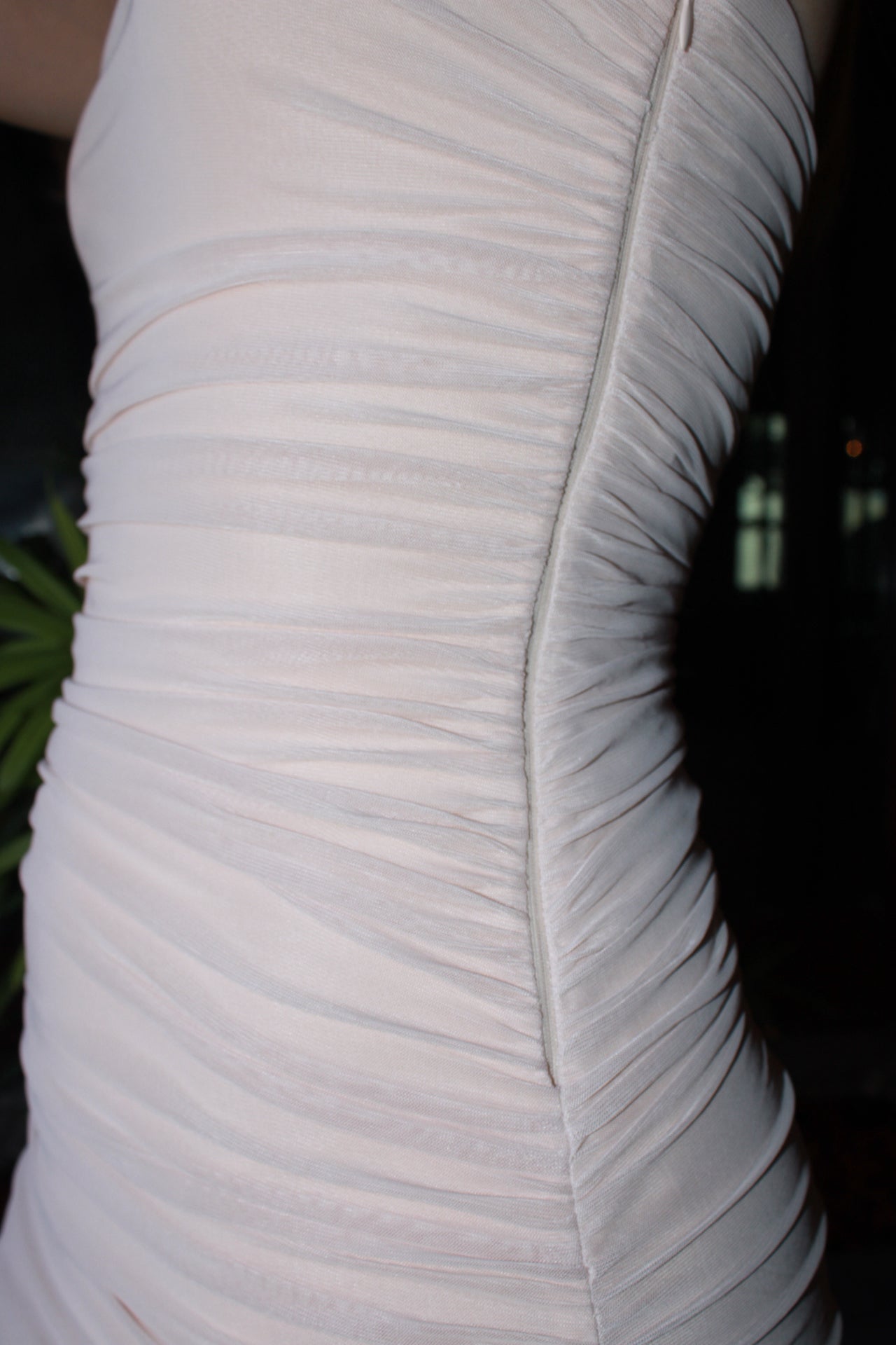 Vestido strapless beige largo con tela transparente #11312