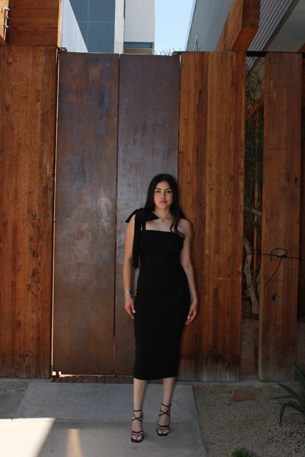 Vestido de moño en hombro negro #11255