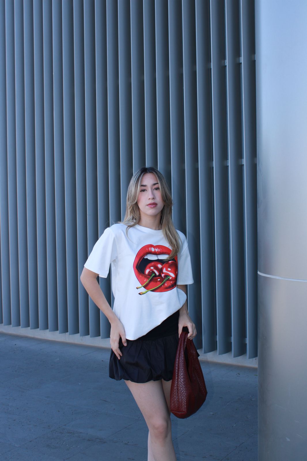 Camiseta con estampado de boca con cherrys #10949
