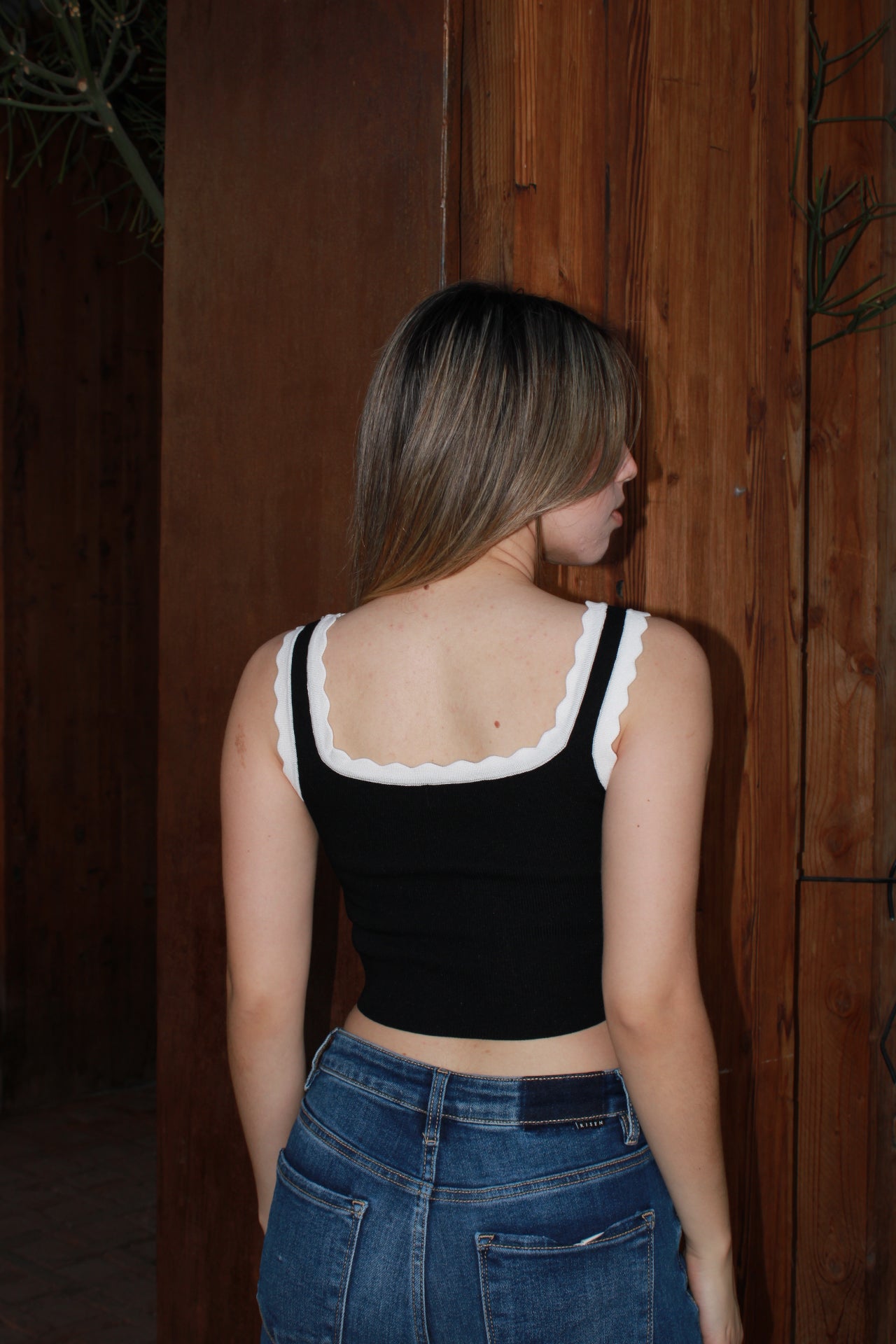 Top negro con orilla blanca #10984