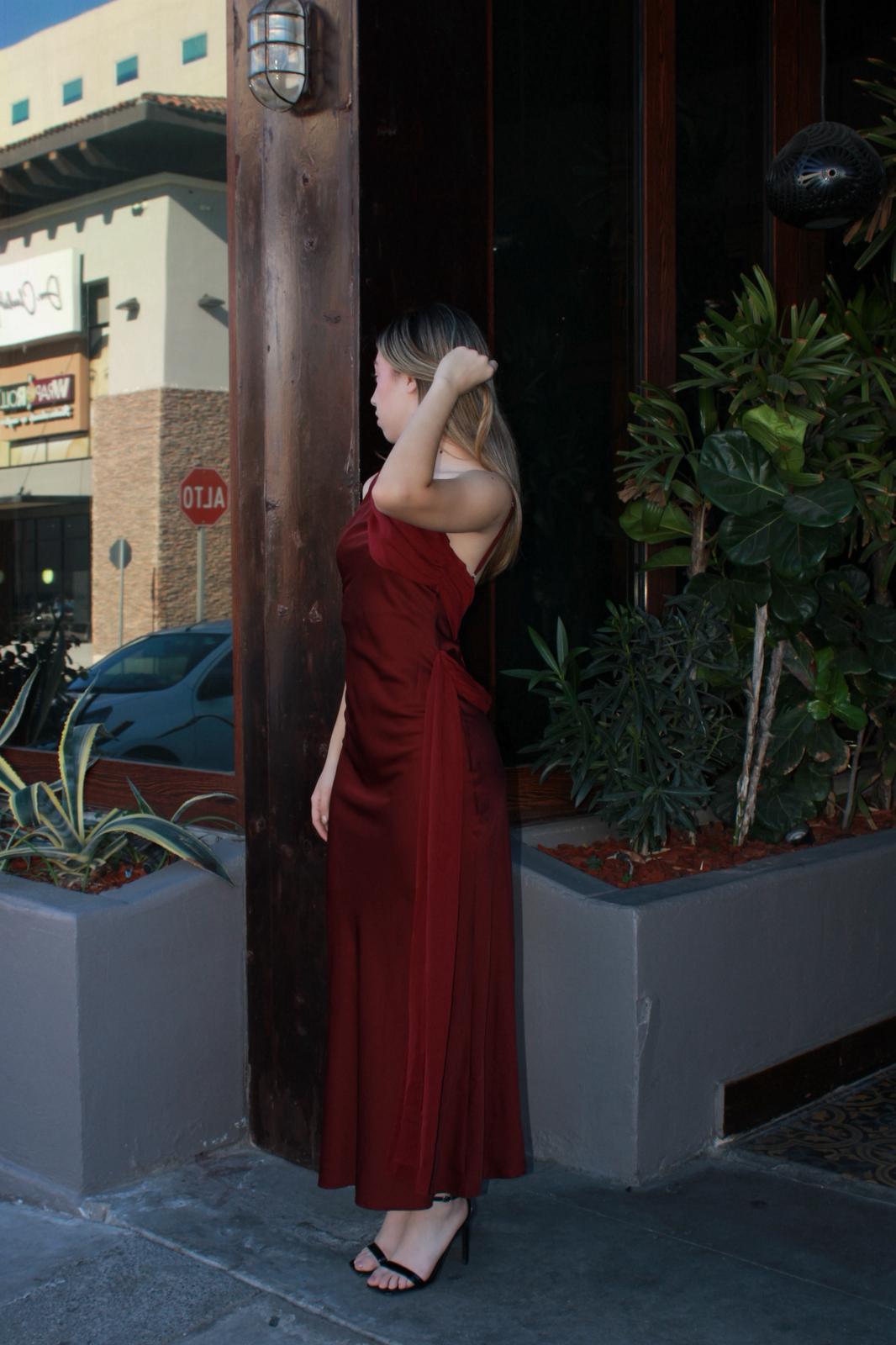 Vestido largo, satín, color, vino espalda #11637