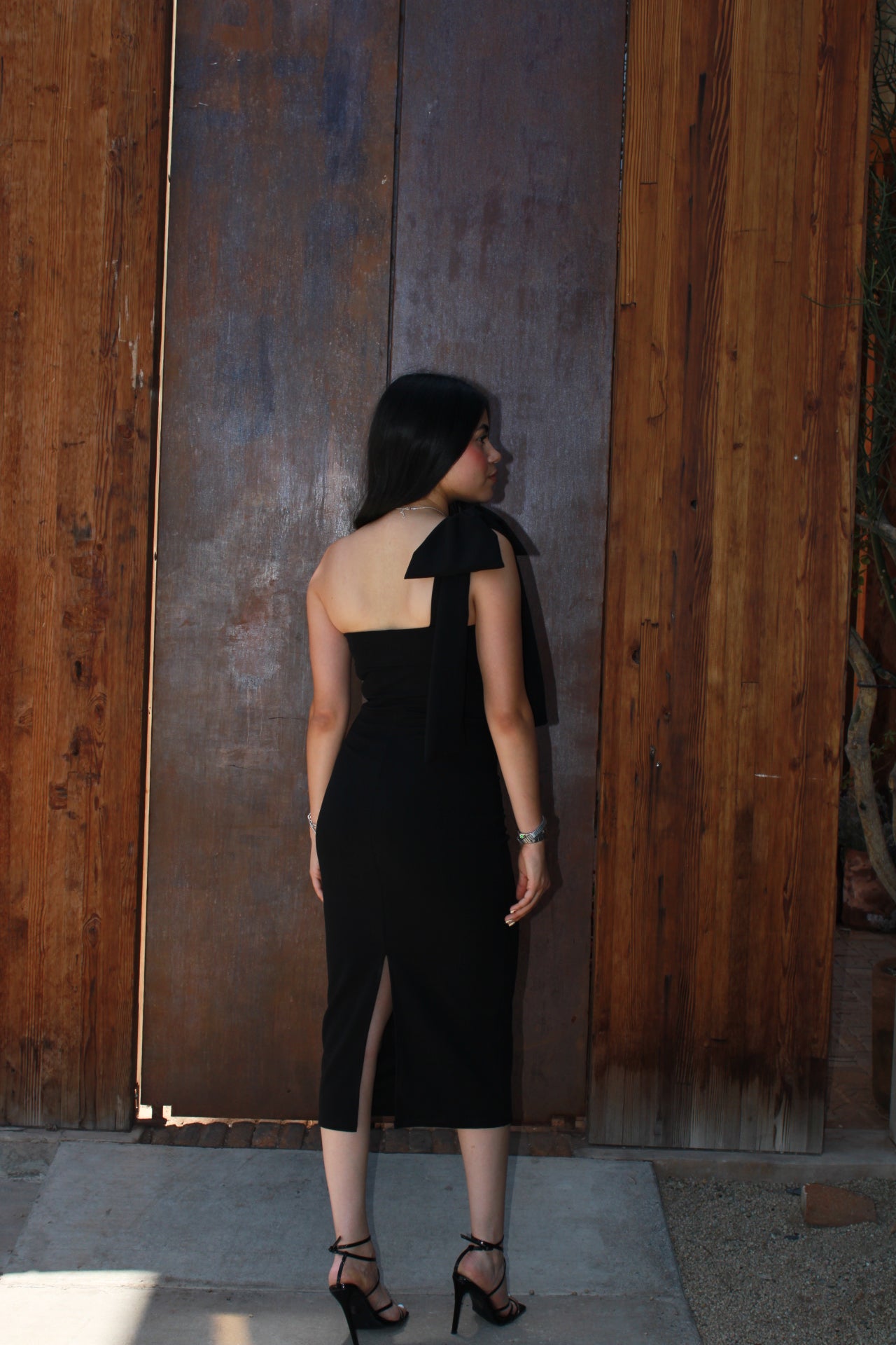 Vestido de moño en hombro negro #11255