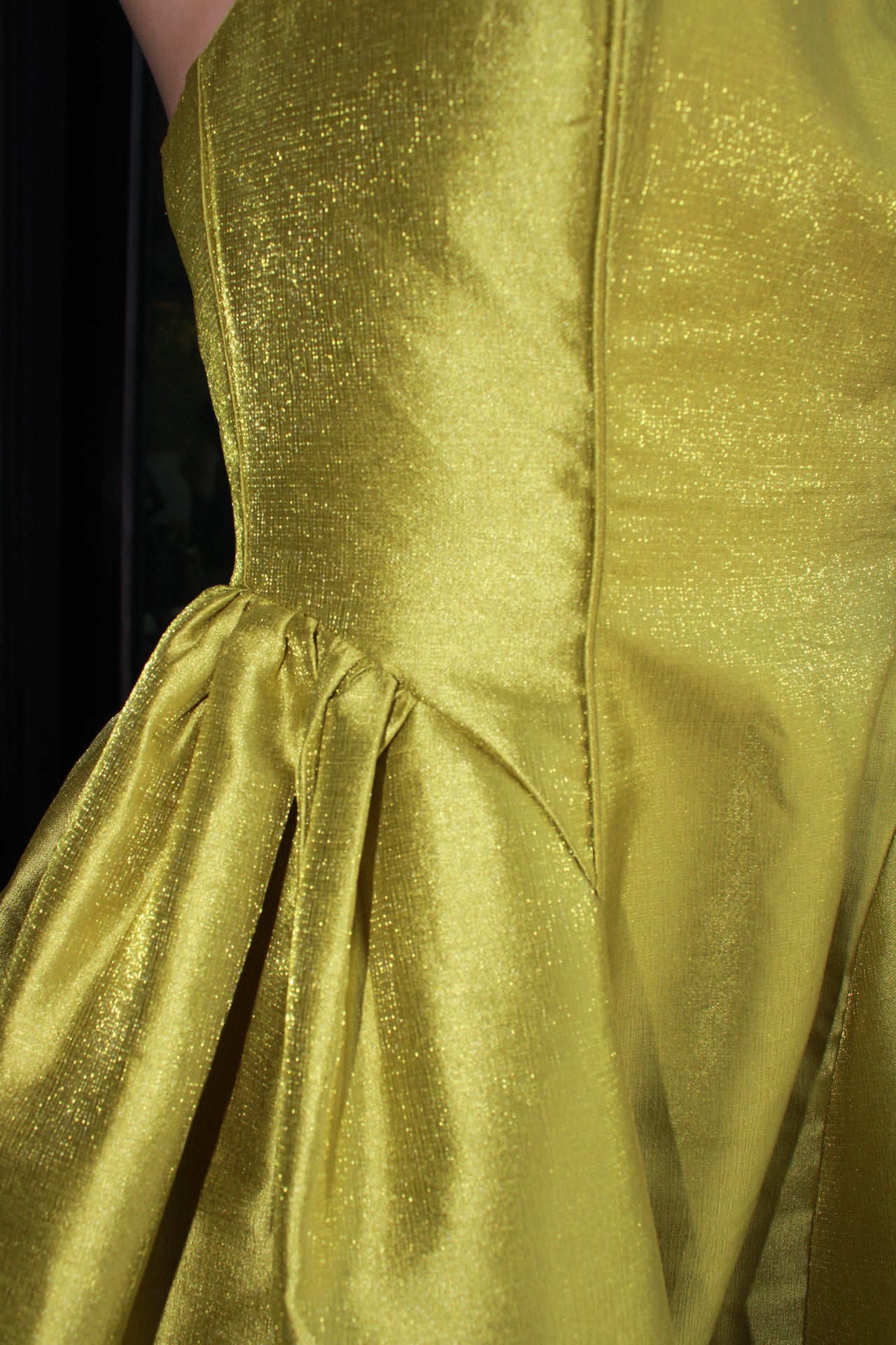 Vestido midi de fiesta verde amarillento strapless #11317