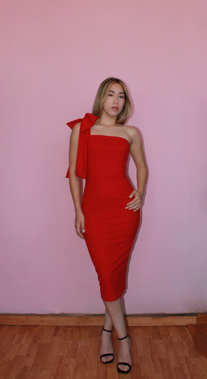 Vestido rojo midi con moño en hombro #11350