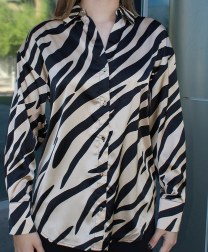 Camisa satinada manchas negras #11461