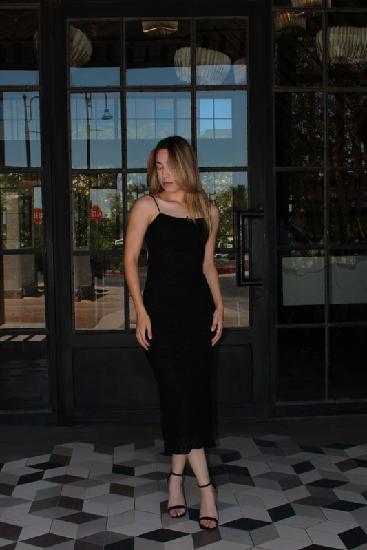 Vestido negro midi pegado tela rugosa #11294