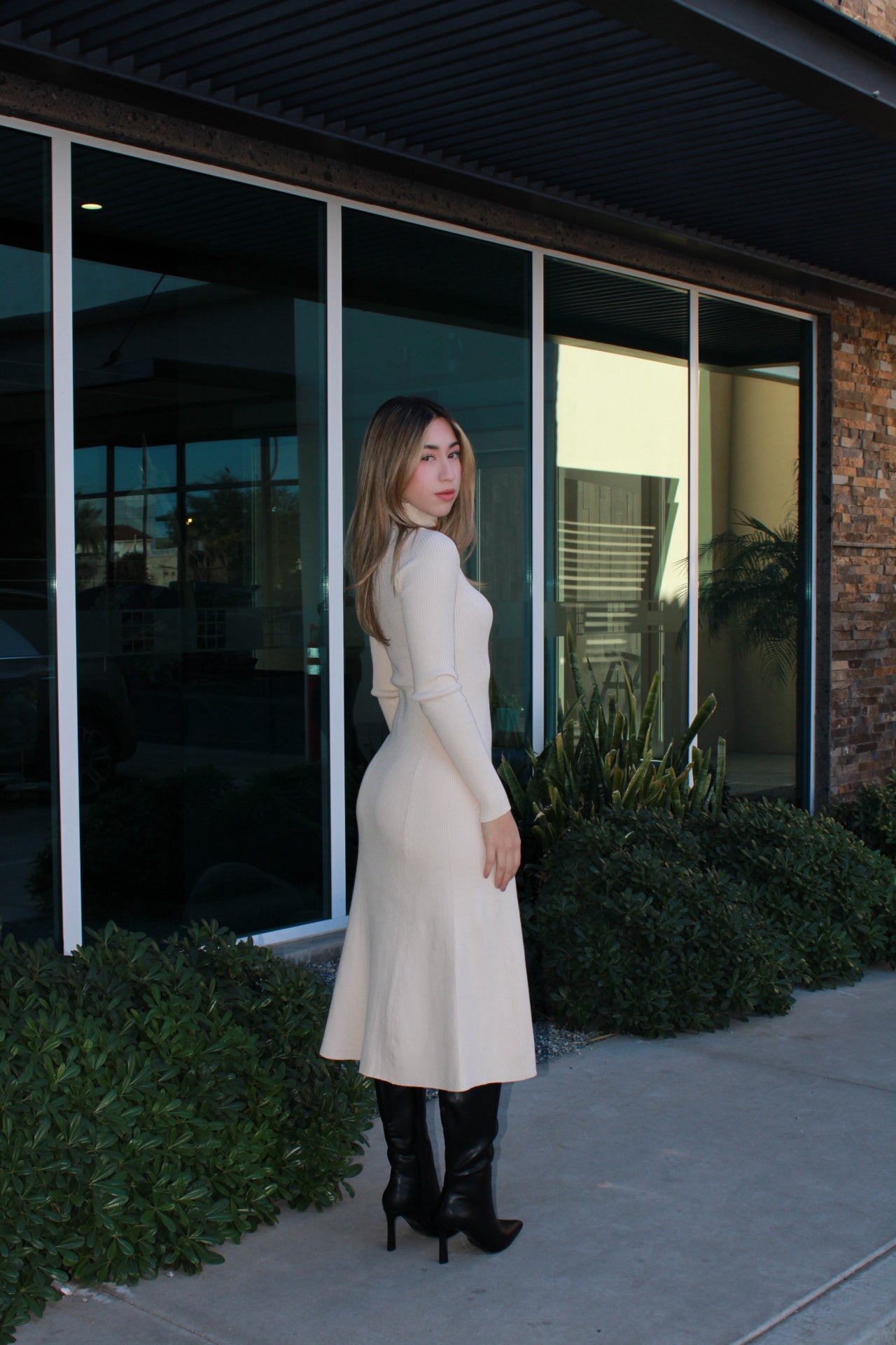 Vestido crema corte A midi #11596