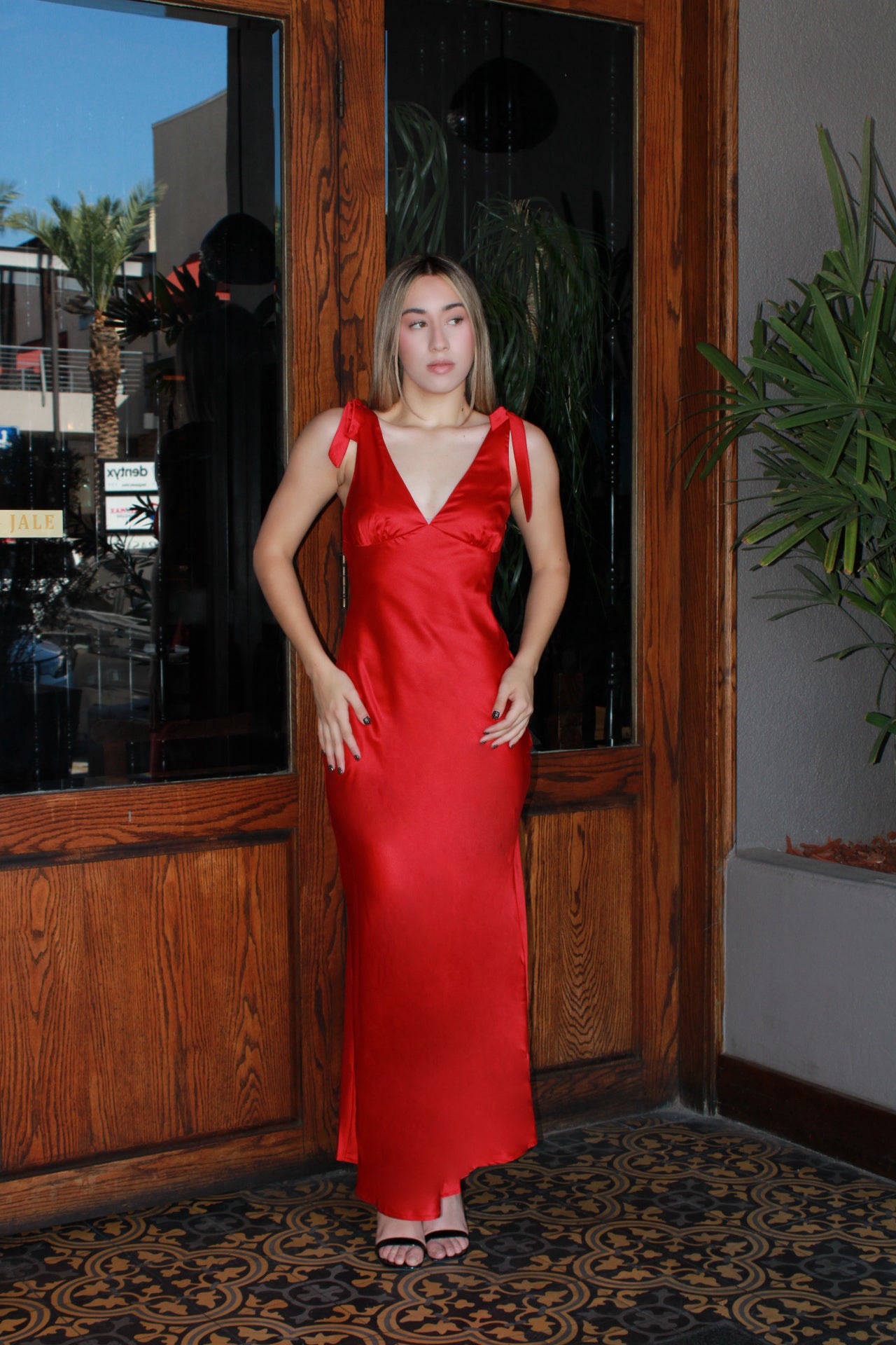 Vestido largo satinado rojo #11439