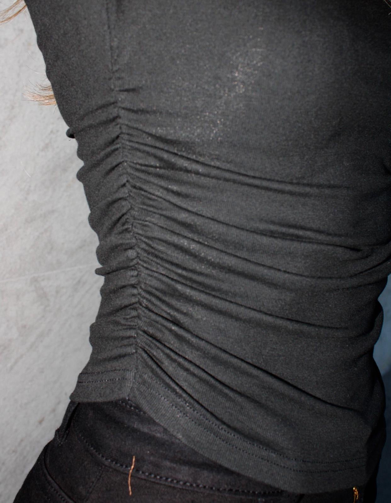 Blusa manga larga negra costado drapeado #11590