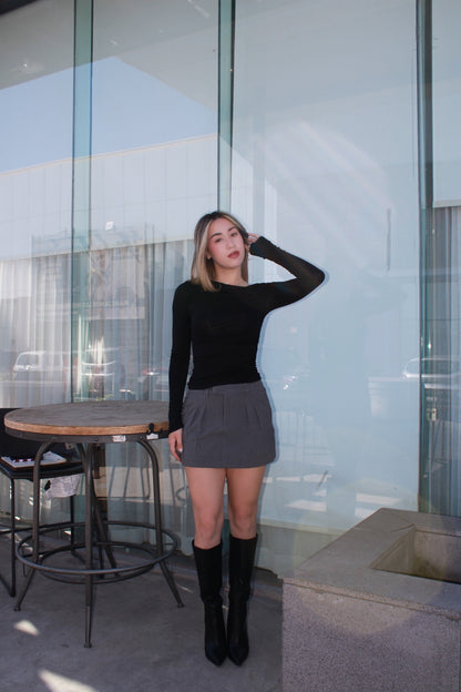 Blusa negra manga larga hombro asimétrico #11518
