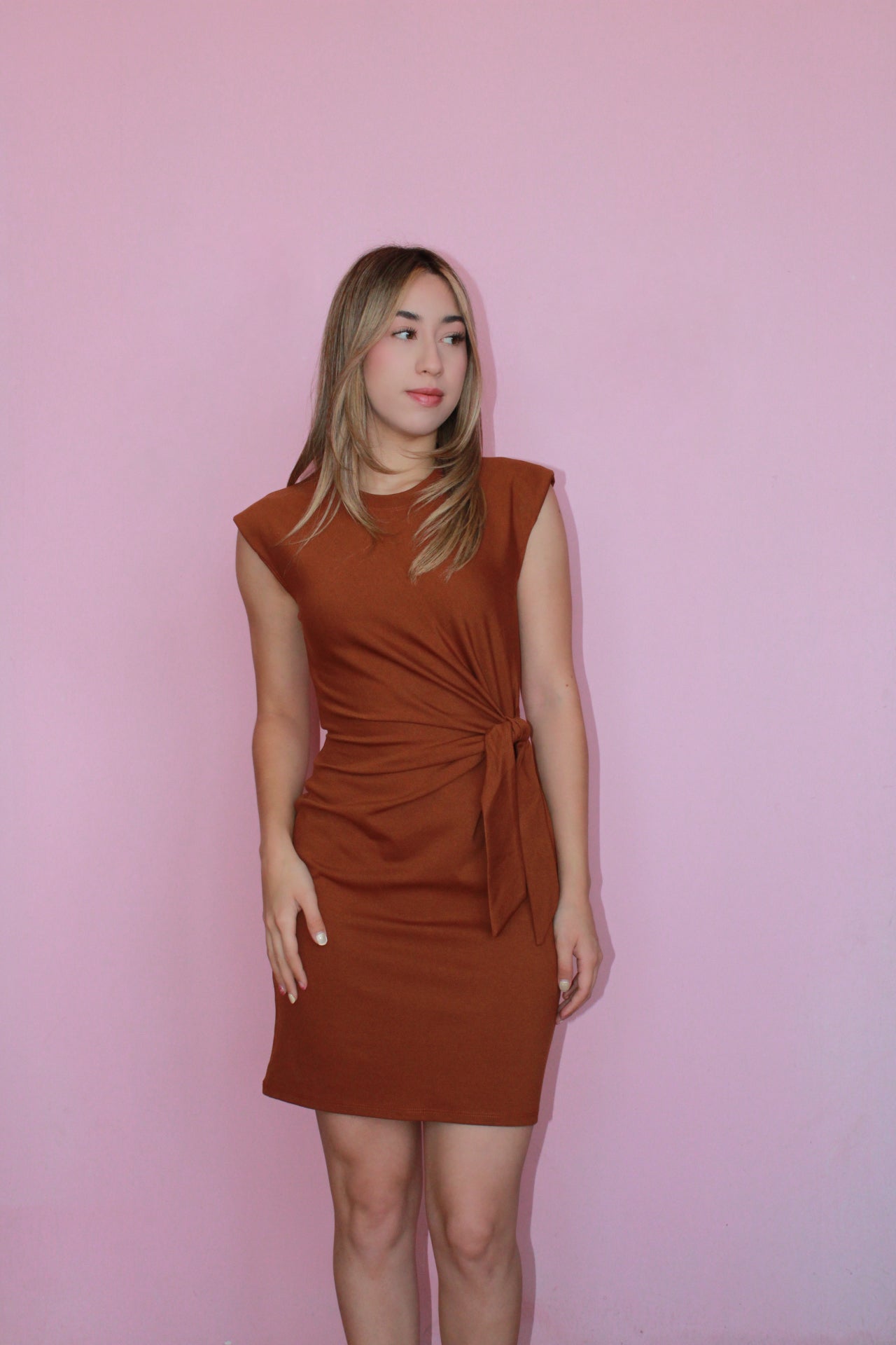 Vestido tipo camiseta c nudo corto café #11373