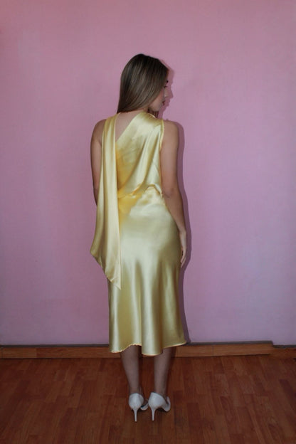 Faldas satinada midi￼ amarilla #11745