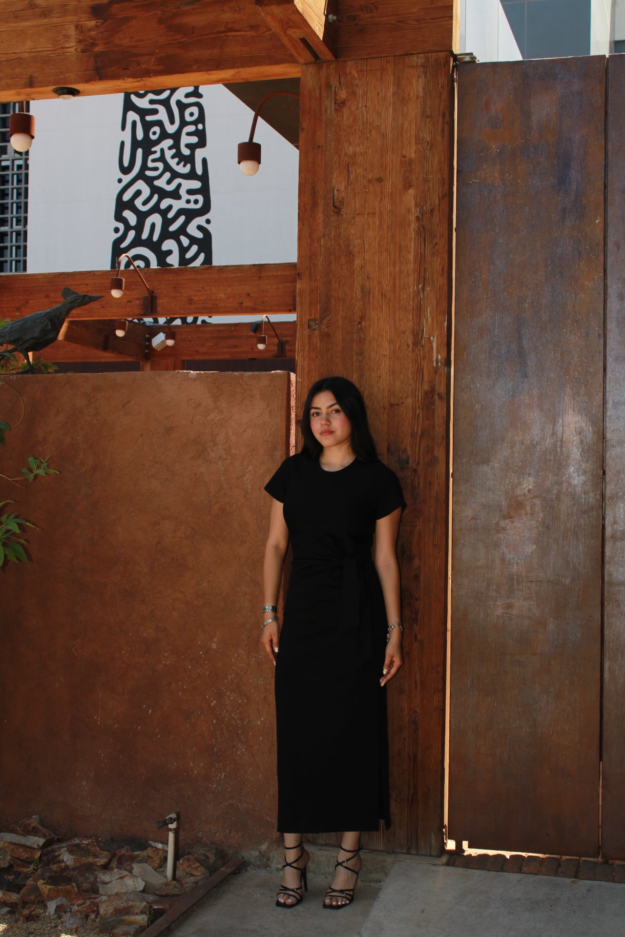 Vestid negro corte camiseta c nudo midi #11262