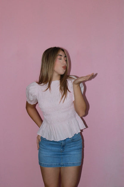 Blusa rosa, bajito, con mangas, bombachas y tela elástico ￼#11749
