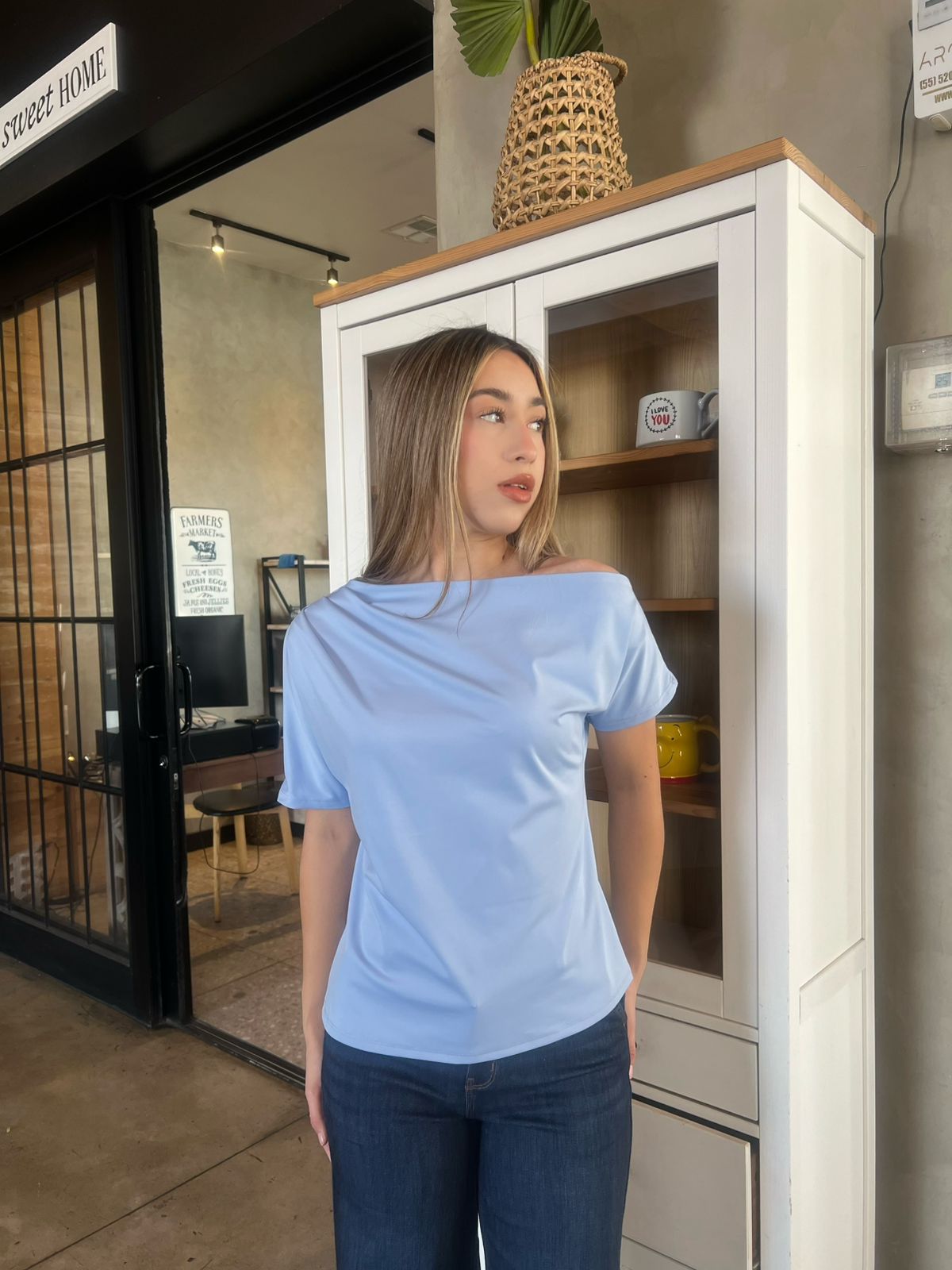 Blusa azul cielo hombro asimétrico #11834
