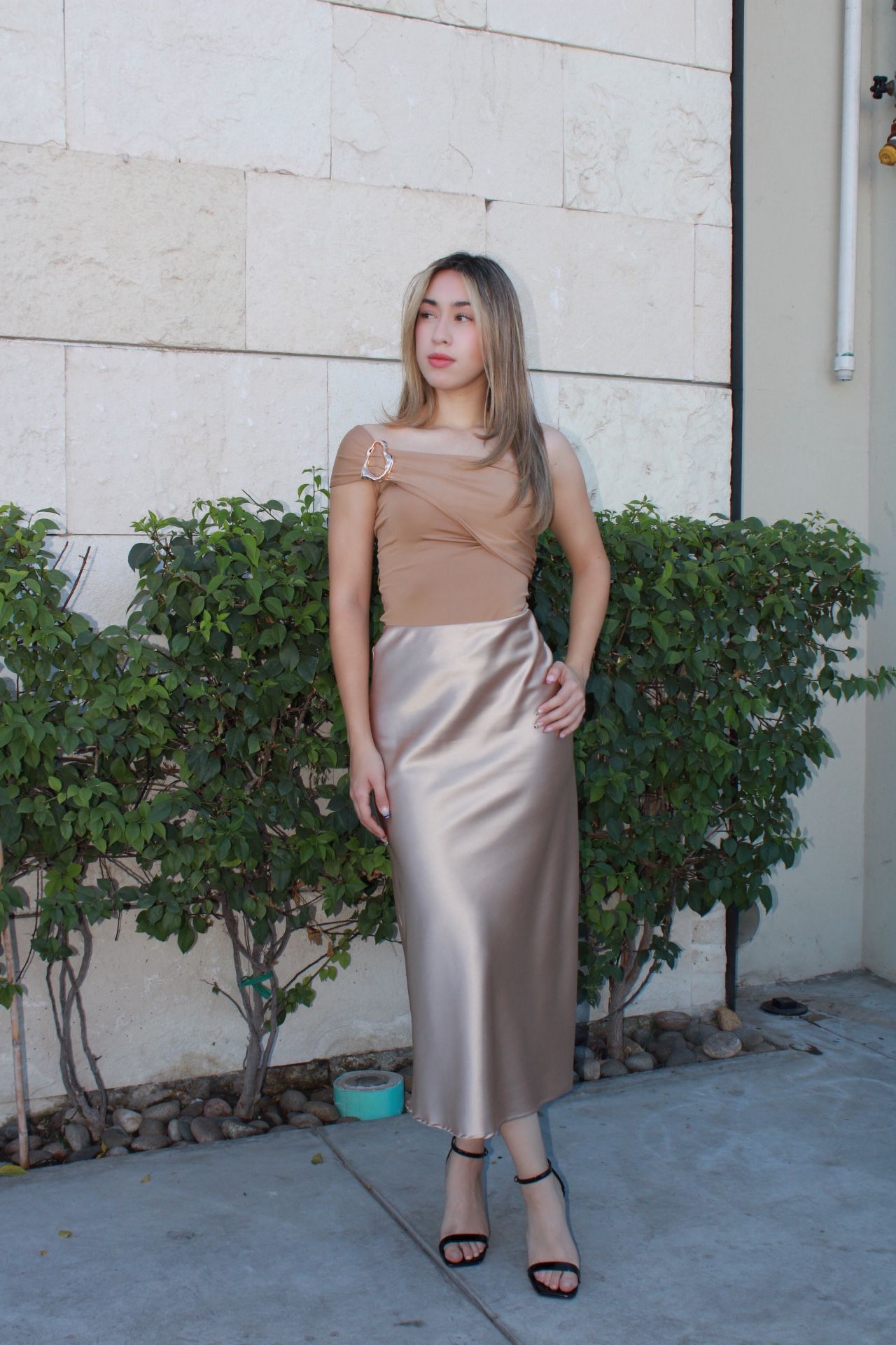 Falda, beige, satinada, Midi #11527￼