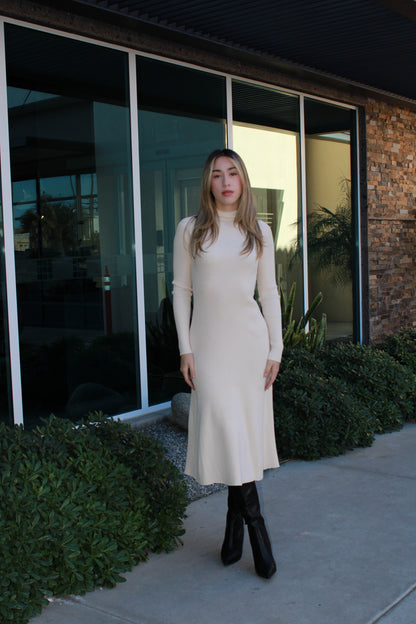 Vestido crema corte A midi #11596