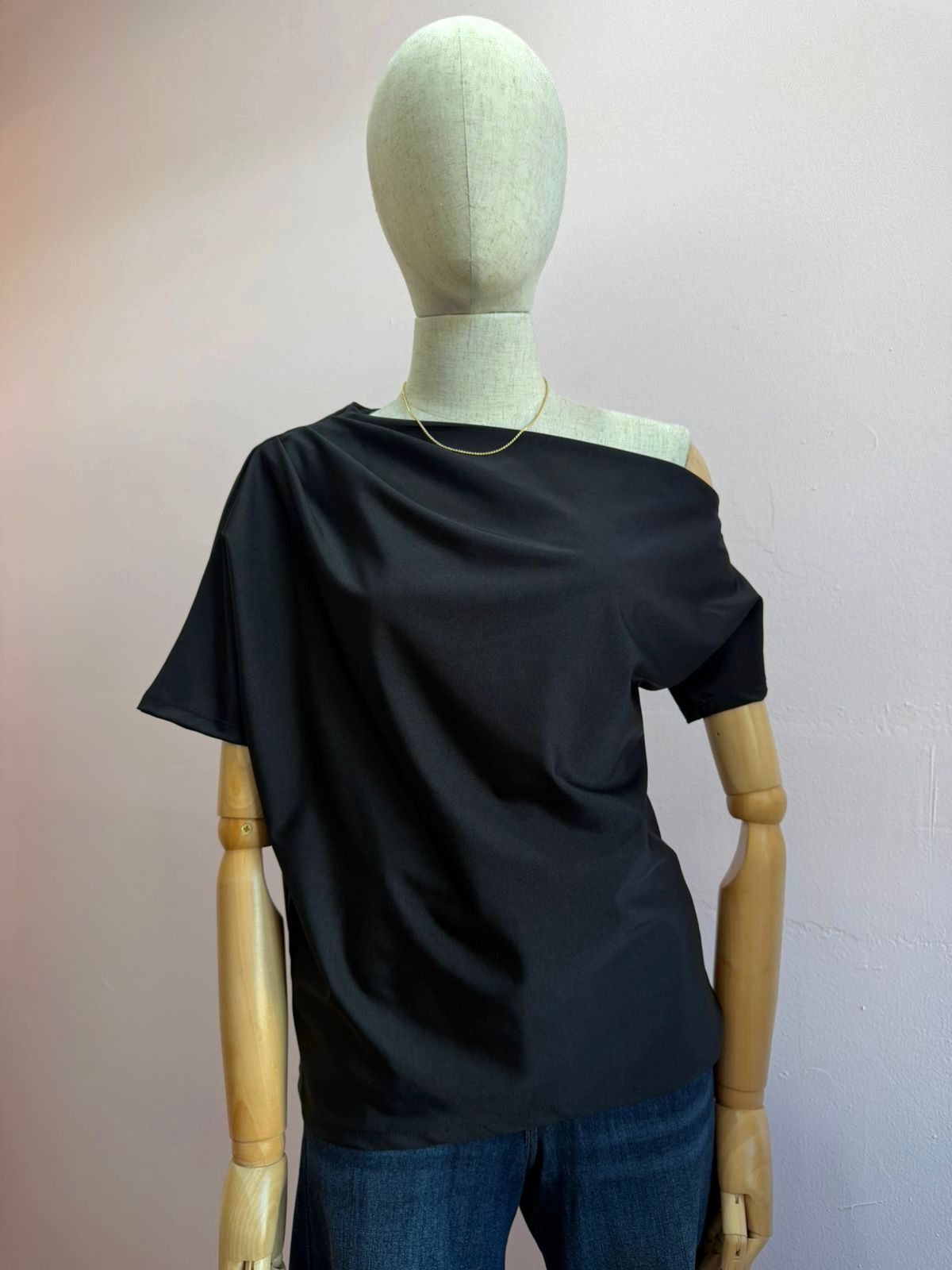 Blusa negra tipo satin #11948