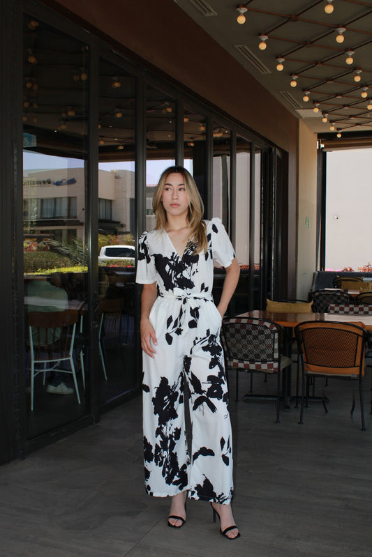 Jumpsuit blanco c flores negras #11303