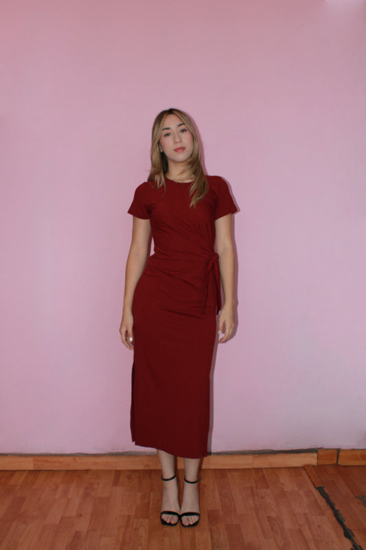 Vestido tipo camiseta c nudo midi guinda #11374