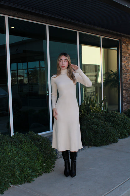 Vestido crema corte A midi #11596