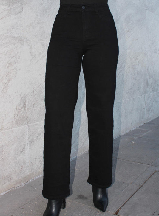 Jeans, negros rectos. ￼#11576