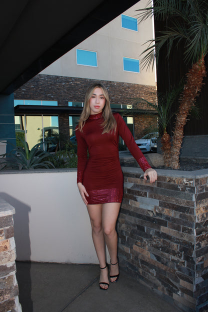 Vestido guinda con piedras corto #11657