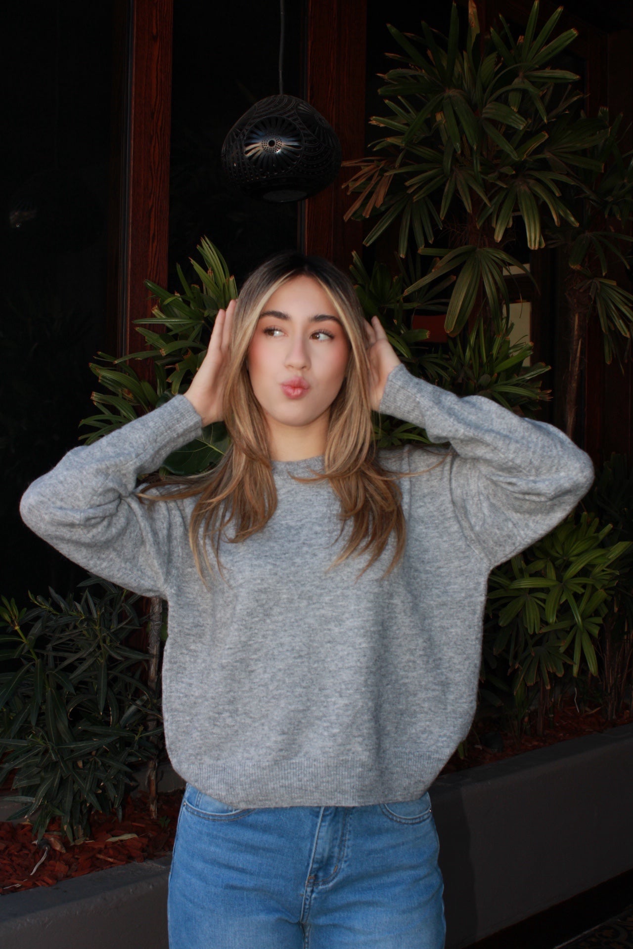 Suéter gris cuello redondo #11563