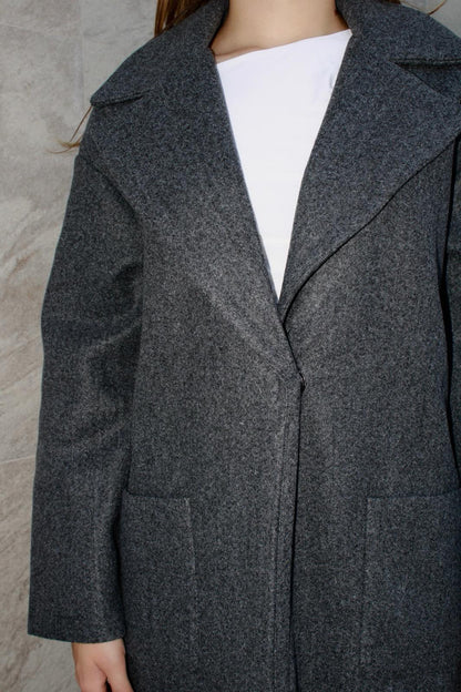 Saco largo gris oscuro # 11587￼