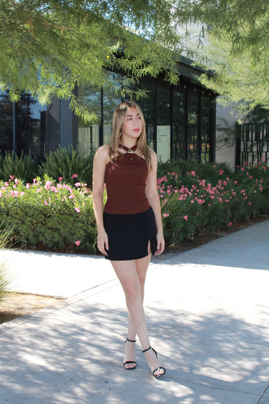 Blusa Halter, café, con detalle dorado #11522￼