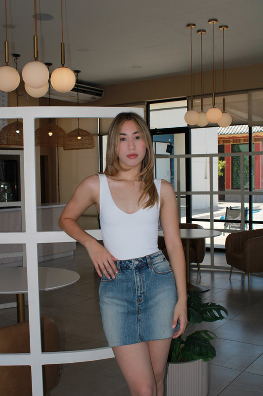 Pantiblusa blanca escote en V #11331