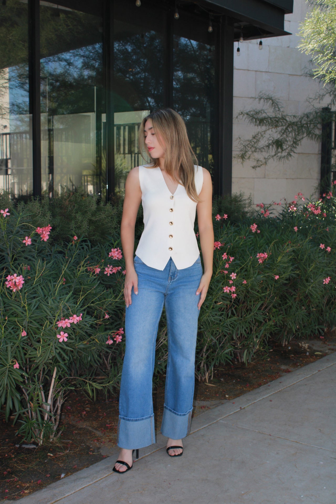 Chaleco blanco, tejido cinco botones. #11521