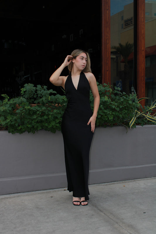 Vestido negro halter satín #11468