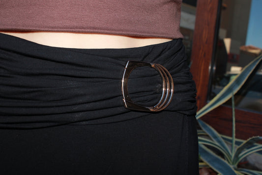 Falda midi negra licra con detalle metal #11546