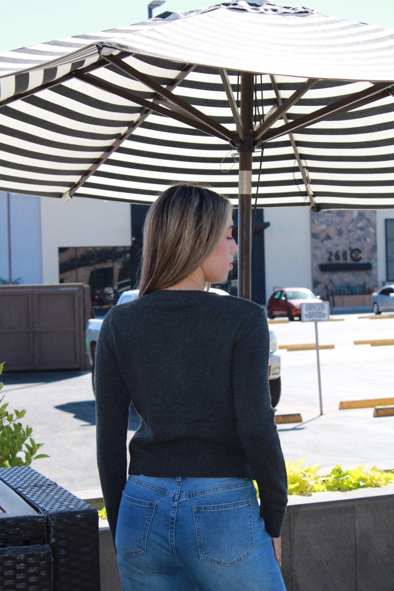 Suéter gris oscuro botones #11509