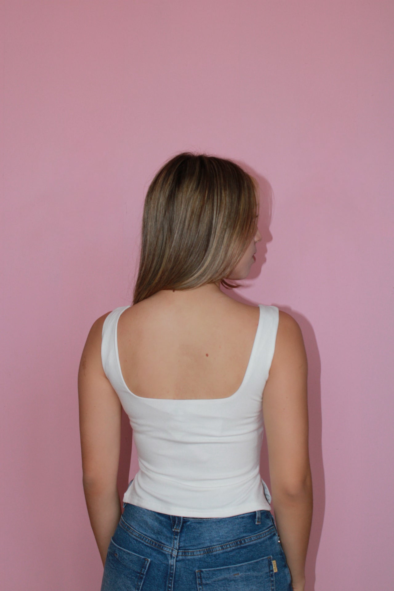 Top blanco básico escote drapeado #11365