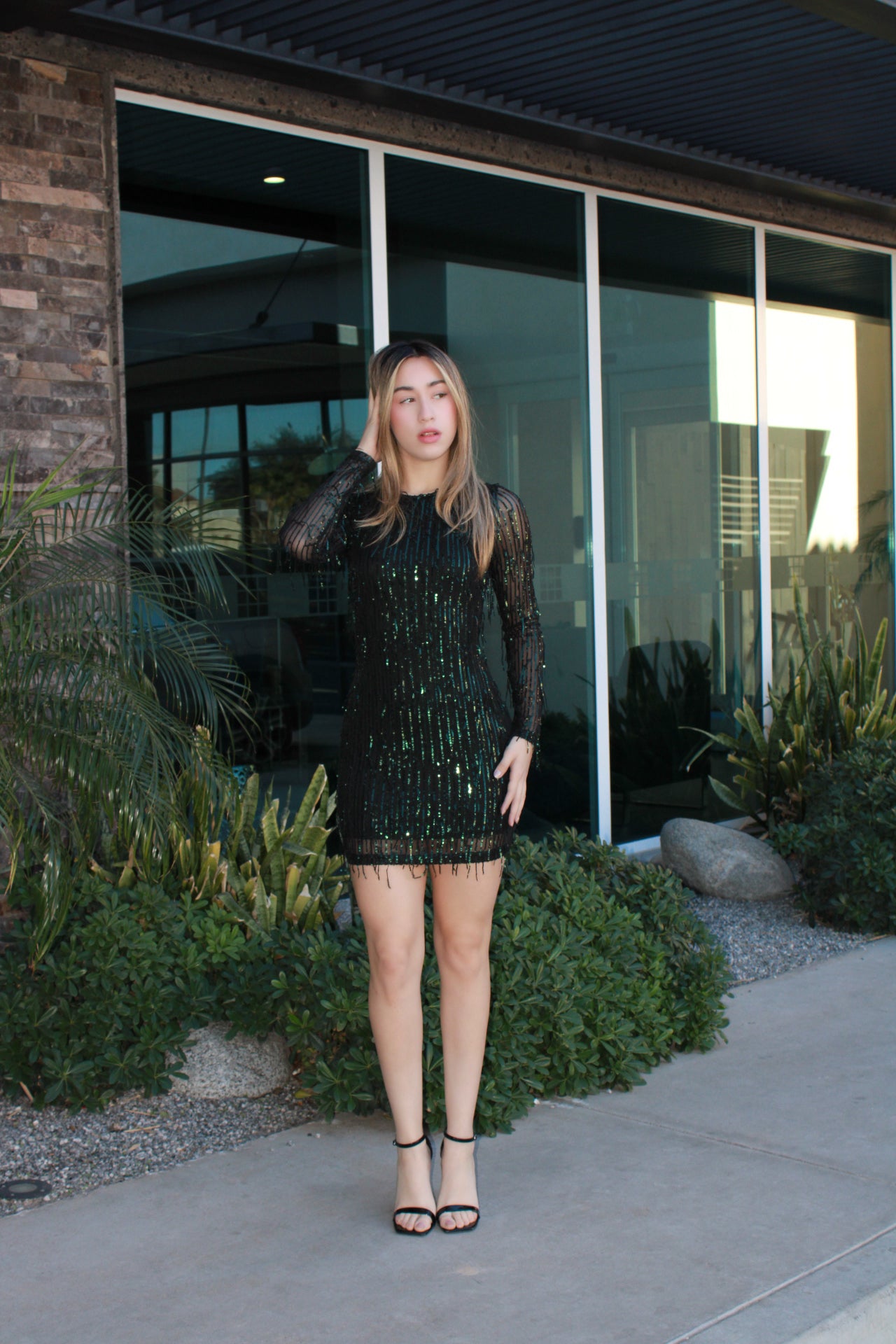 Vestido negro con lentejuela verde #11615