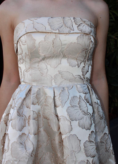 Vestido, beige con dorado, straple con estampado #11647￼