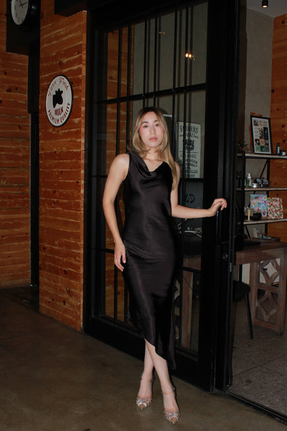 Vestido Satinado negro asimétrico midi #11318